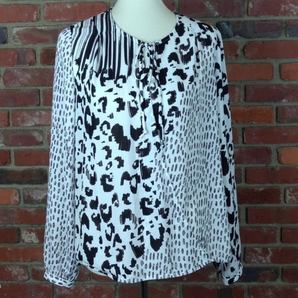 CAbi Animal Print Wrap Top Size Small 590